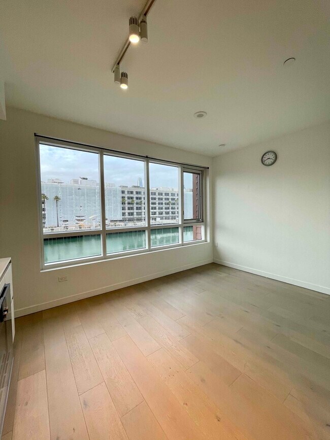 1000 3rd St San Francisco, CA 94158 photo 5