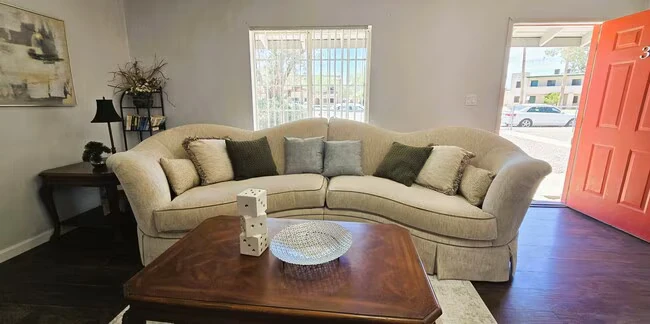 3002 E McKinley St Phoenix, AZ 85008 photo 2