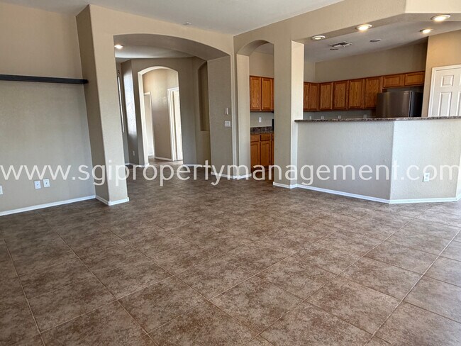 1541 W St Kateri Dr Phoenix, AZ 85041 photo 5