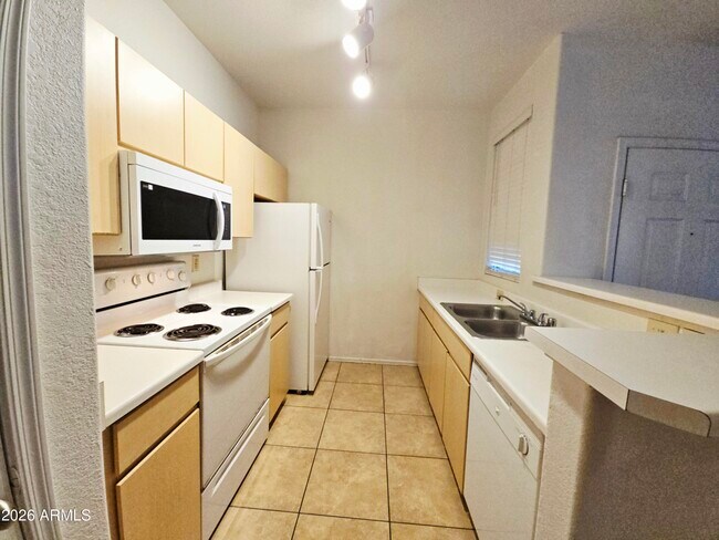 1720 E Thunderbird Rd Phoenix, AZ 85022 photo 2