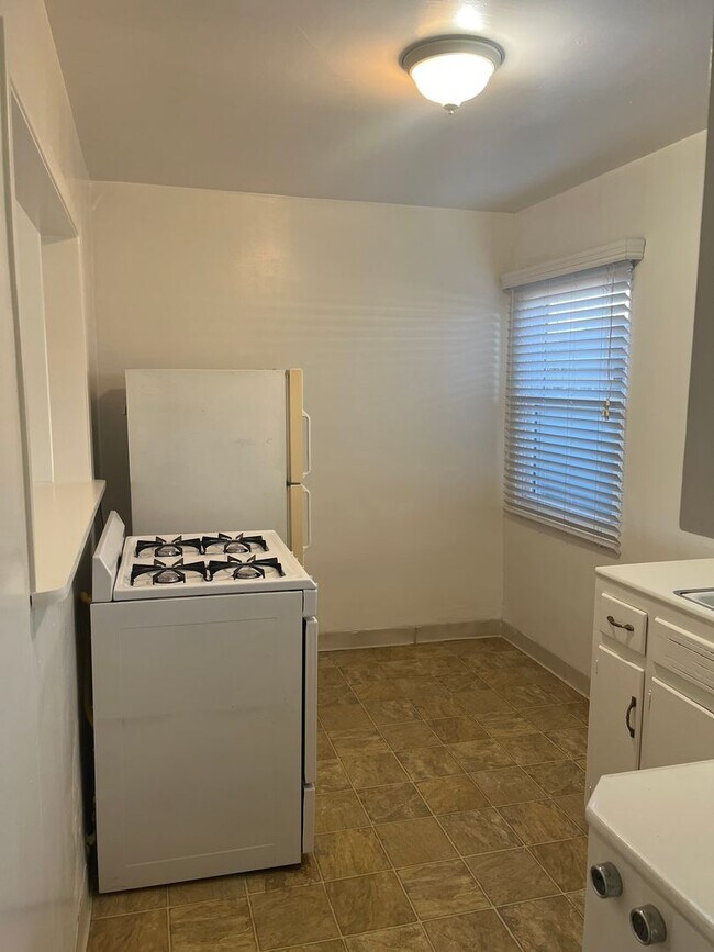 2172 Felspar St San Diego, CA 92109 photo 5