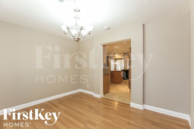 7366 W Jenan Dr Peoria, AZ 85345 photo 4