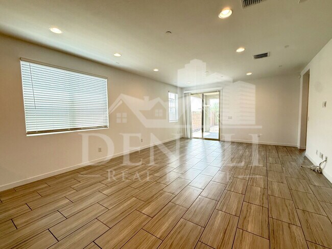 12523 W Calle de Sol Peoria, AZ 85383 photo 4