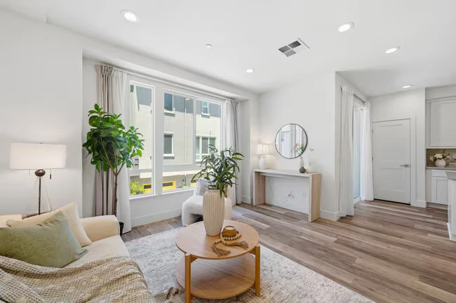 2027 Joshua Tree Cir Milpitas, CA 95035 photo 4