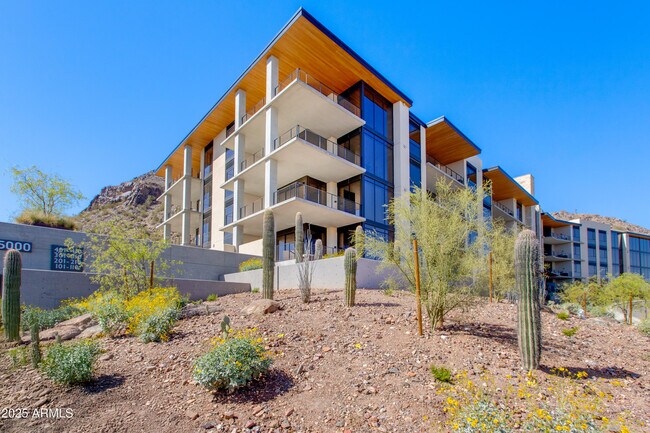 5000 N Camelback Rdg Dr Scottsdale, AZ 85251 photo 5