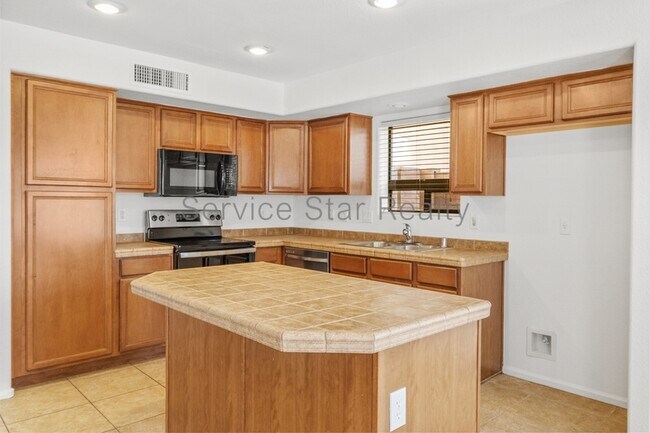 2417 W Gambit Trail Phoenix, AZ 85085 photo 4