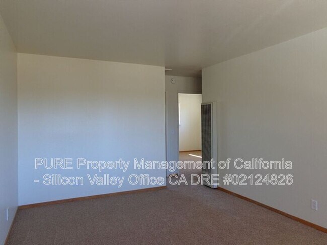 508 Caledonia St Santa Cruz, CA 95062 photo 3