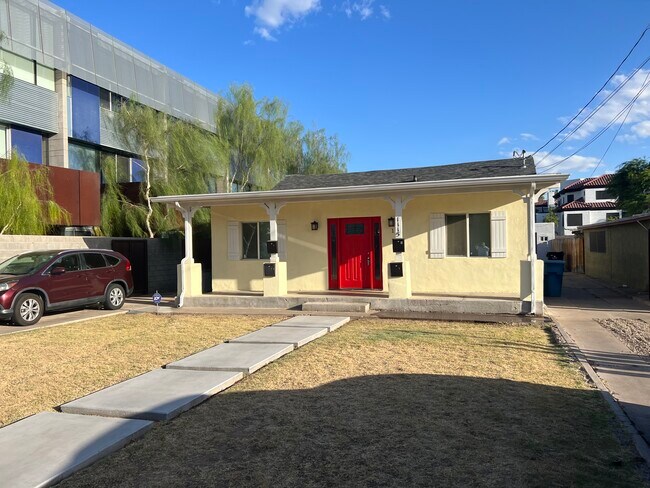 1115 E Whitton Ave photo 2