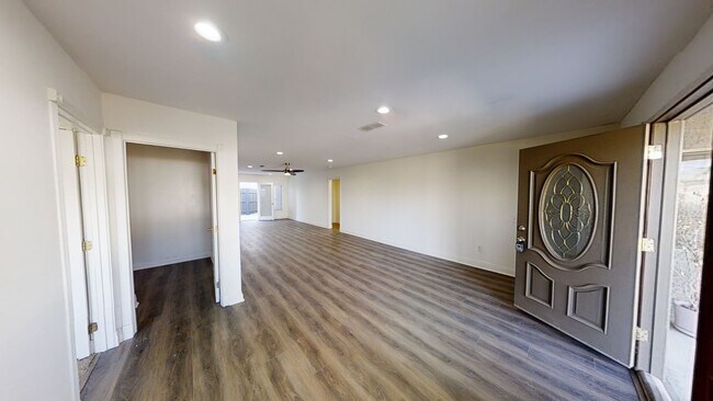 4788 63rd St San Diego, CA 92115 photo 4