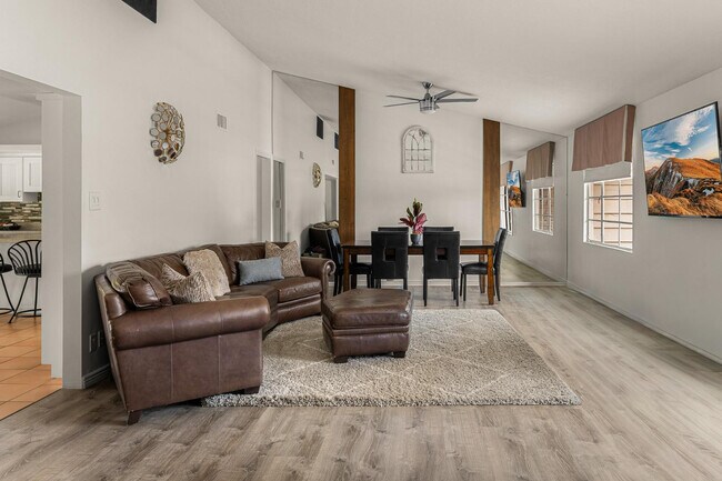 5901 E Cactus Wren Rd Paradise Valley, AZ 85253 photo 4