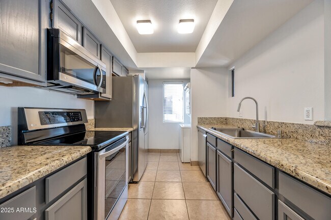 7950 E Starlight Way Scottsdale, AZ 85250 photo 4