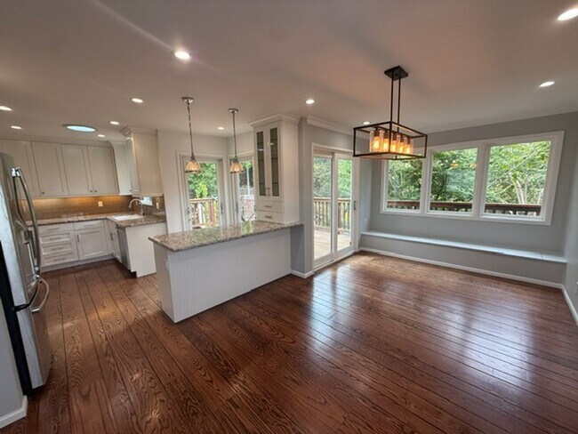 3824 Fernwood St San Mateo, CA 94403 photo 5
