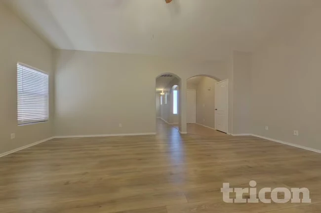 10368 W Atlantis Wy Tolleson, AZ 85353 photo 4