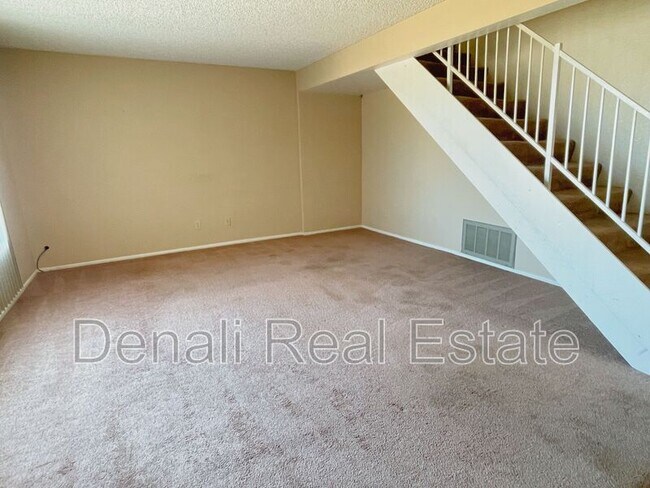 2329 E Cactus Rd Phoenix, AZ 85022 photo 3