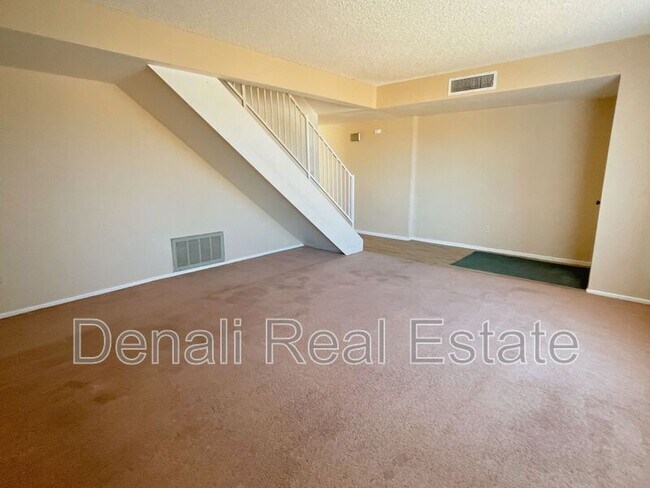 2329 E Cactus Rd Phoenix, AZ 85022 photo 4
