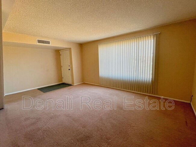 2329 E Cactus Rd Phoenix, AZ 85022 photo 5