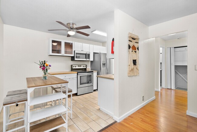 16006 E 14th St Ashland, CA 94578 photo 5