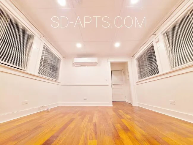 4137 Falcon St San Diego, CA 92103 photo 4