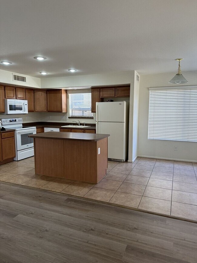 42302 Chambers Dr Maricopa, AZ 85138 photo 4