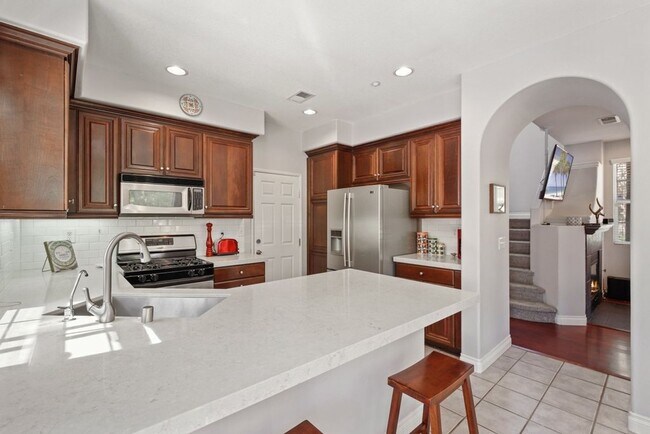907 Mira Lago Way San Marcos, CA 92078 photo 3