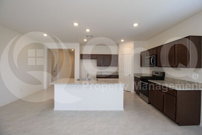 21095 E Raven Dr Queen Creek, AZ 85142 photo 5