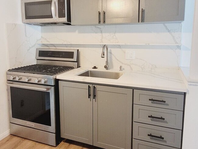 5085 Orange Ave San Diego, CA 92115 photo 2