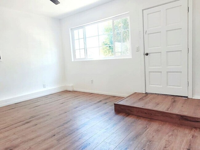 5085 Orange Ave San Diego, CA 92115