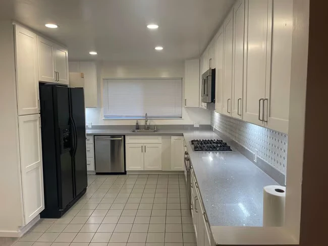 805 Onyx Ct photo 4