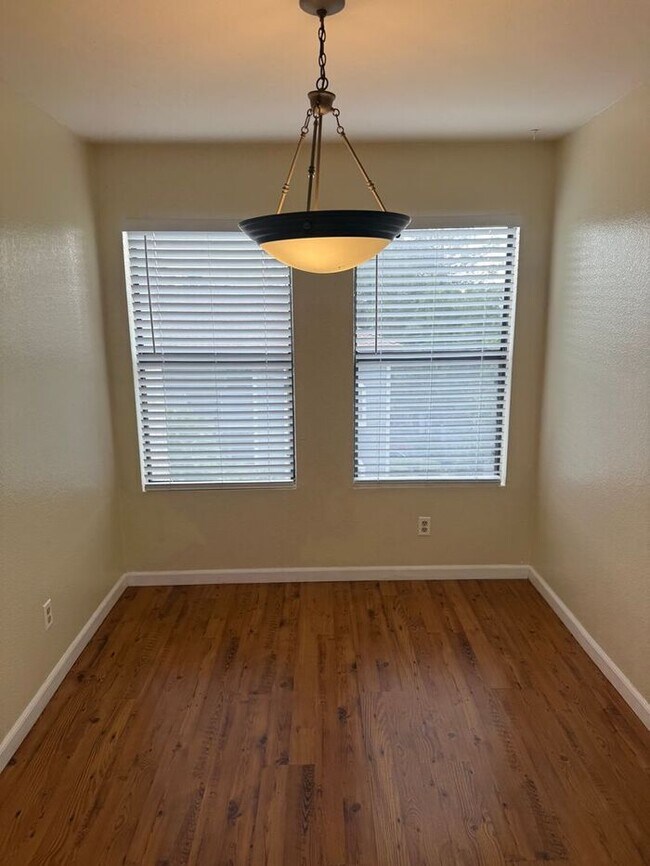 29591 Vanderbilt St Hayward, CA 94544 photo 4