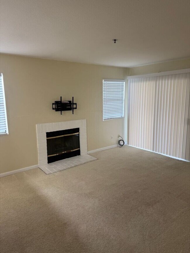 29591 Vanderbilt St Hayward, CA 94544 photo 5