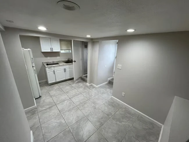 4042 Delta St San Diego, CA 92113 photo 2