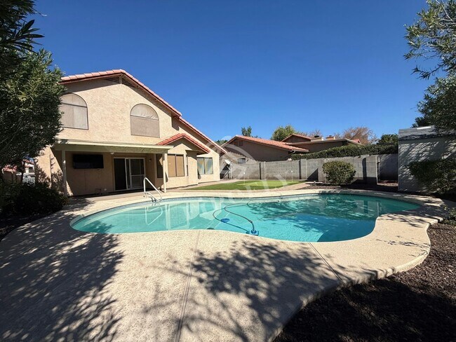 1231 W Seashore Dr Gilbert, AZ 85233 photo 2