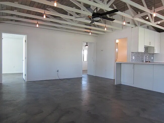 3948 E Earll Dr Phoenix, AZ 85018 photo 4