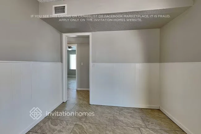 4143 N 74th Dr Phoenix, AZ 85033 photo 5