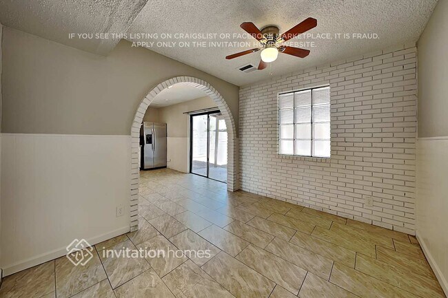 4143 N 74th Dr Phoenix, AZ 85033 photo 4