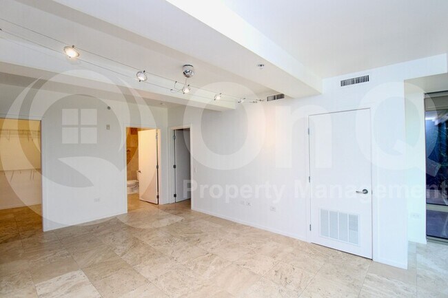 7131 E Rancho Vista Dr Scottsdale, AZ 85251 photo 5