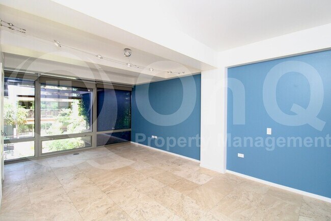 7131 E Rancho Vista Dr Scottsdale, AZ 85251 photo 4