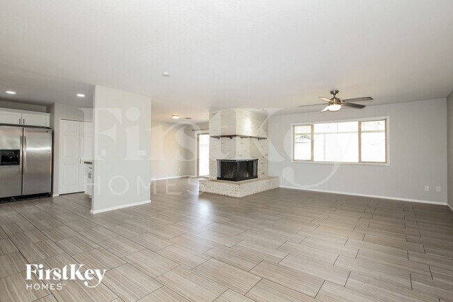 3940 W Solano Dr S Phoenix, AZ 85019 photo 3