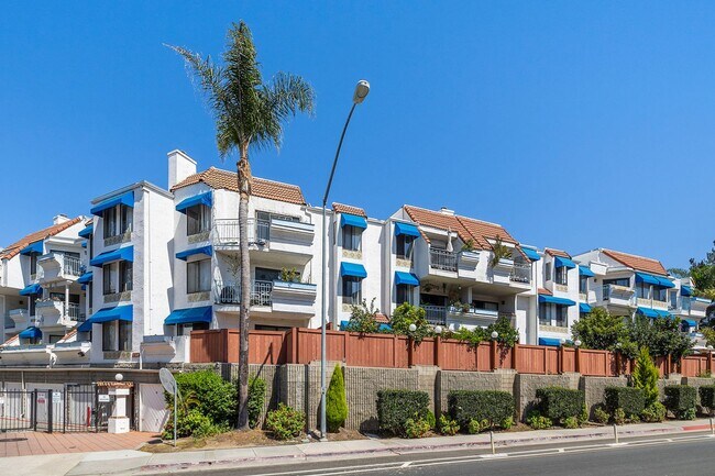 8308 Regents Rd San Diego, CA 92122