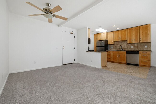8308 Regents Rd San Diego, CA 92122 photo 4