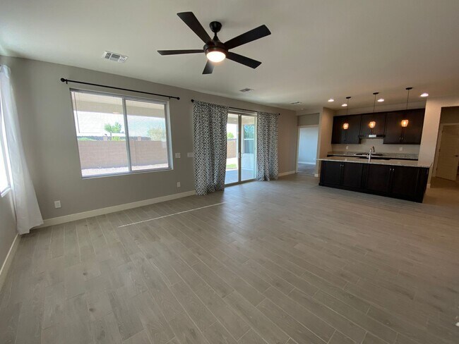 1560 W Avenida Del Valle Queen Creek, AZ 85140 photo 4