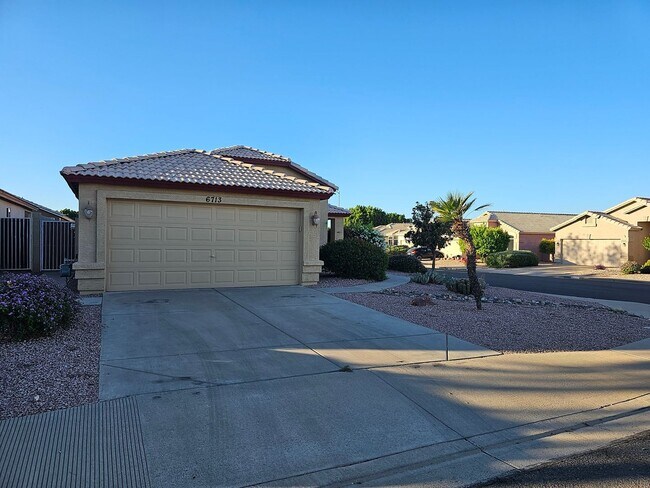 6713 E Manning St Mesa, AZ 85215 photo 2