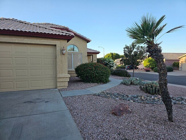 6713 E Manning St Mesa, AZ 85215 photo 4