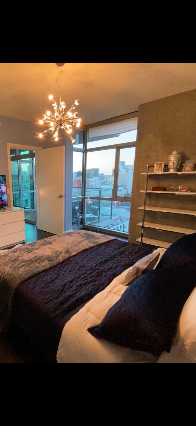 800 The Mark Ln San Diego, CA 92101 photo 4