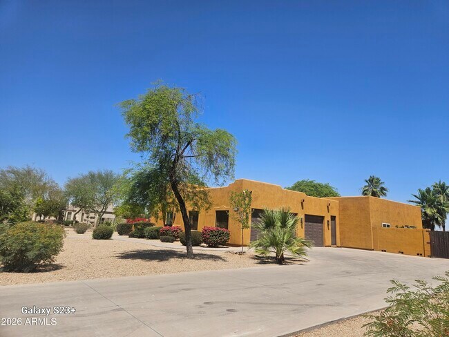 5118 W Winston Dr Laveen, AZ 85339 photo 2
