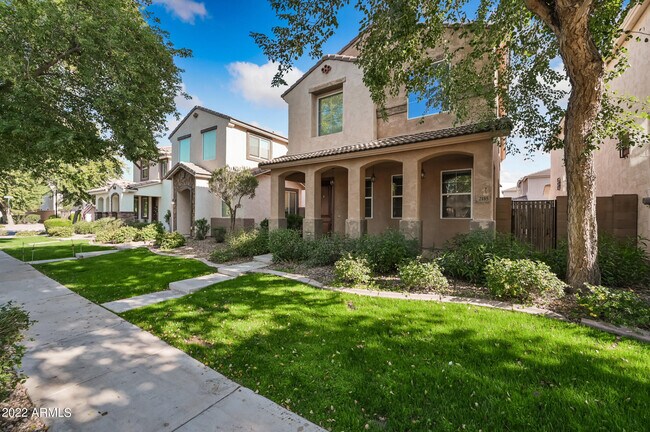 2185 S Sanders Dr photo 2