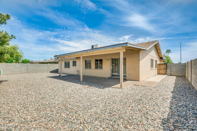 10640 N 66th Ave Glendale, AZ 85304 photo 4