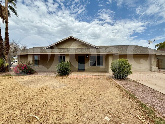 1266 W Mendoza Ave photo 2