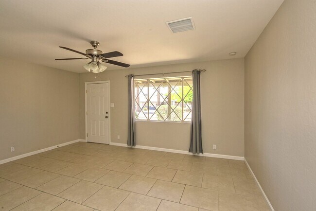 36 E Fillmore St Tempe, AZ 85288 photo 2