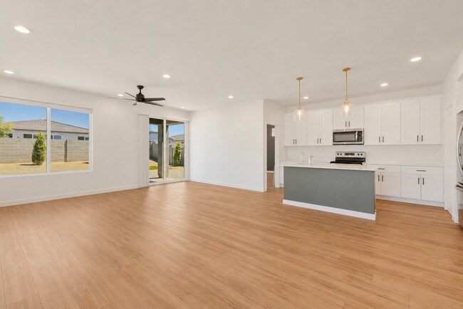 18128 W Soft Wind Dr Surprise, AZ 85387 photo 5